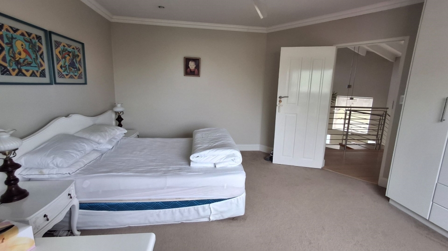 3 Bedroom Property for Sale in Boggomsbaai Western Cape